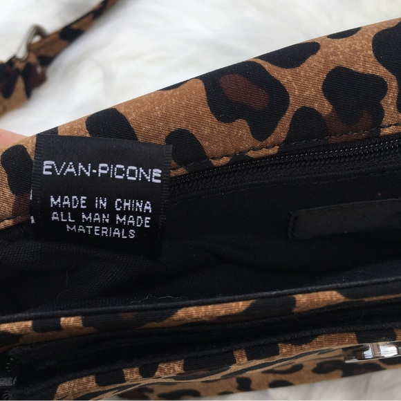 🛑 SOLD Evan Picone Crossbody Flap Handbag Purse Cheetah Animal Print Adjustable - Picture 9 of 13